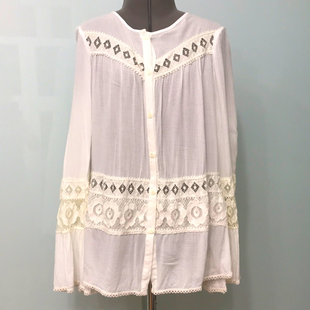 Max Studio Ivory Rayon long sleeves button top